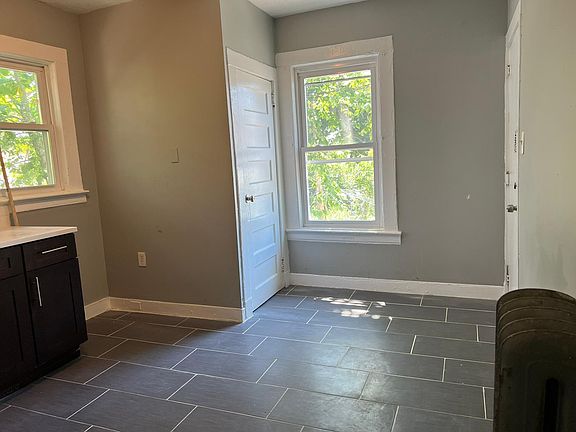 4th image of 255 Elmwood Ave APT 1