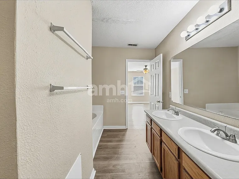 18987 Prairie Crossing Dr — Photo 13