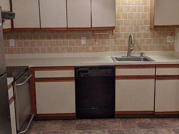 4th image of 6 Heritage Village Dr APT 401
