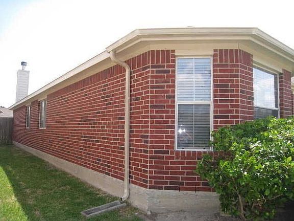 3rd image of 9107 N Ferndale Place Dr