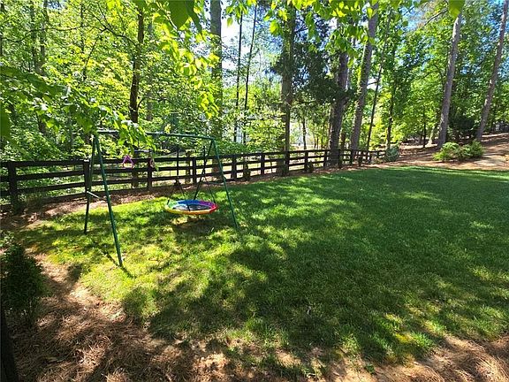 4th image of 1091 Fieldstone Trl