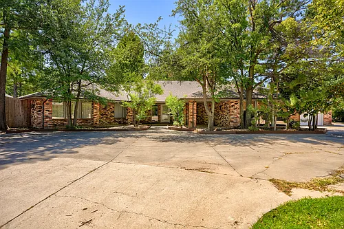 6325 Glenbrook Ct Photo 1