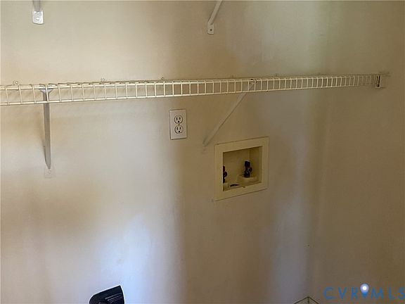 5th image of 400 Stone Hearth Ct