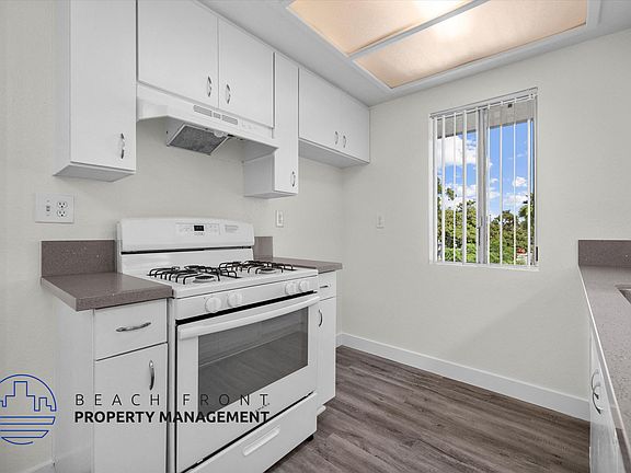 3rd image of 3022 E 15th St #60517548
