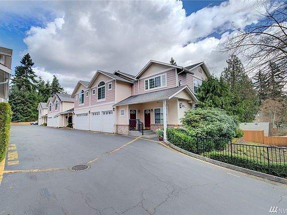 4th image of 5705 200th St SW Unit E