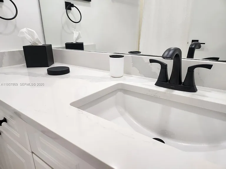 2301 Collins Ave #1026 — Photo 25