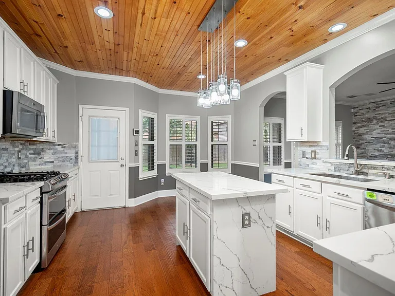 22911 Kimberwicke Ct — Photo 13
