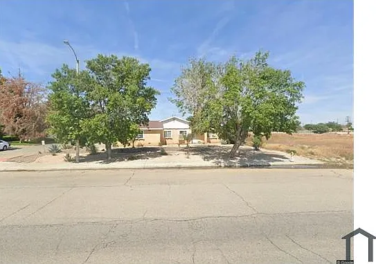3 bed, 1150 sqft, $2,640 — Photo 2