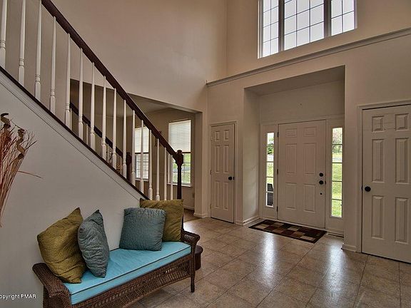 4th image of 3149 Hollow Dr