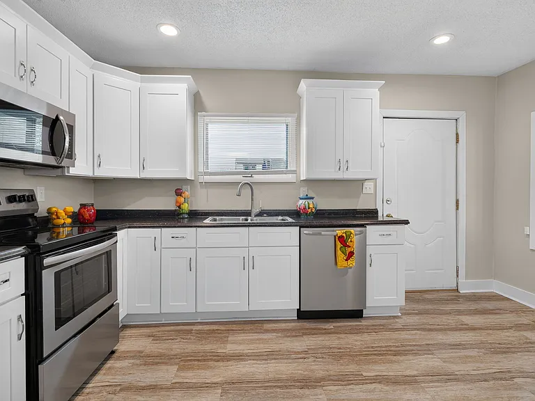 1613 Fletcher Ave — Photo 17
