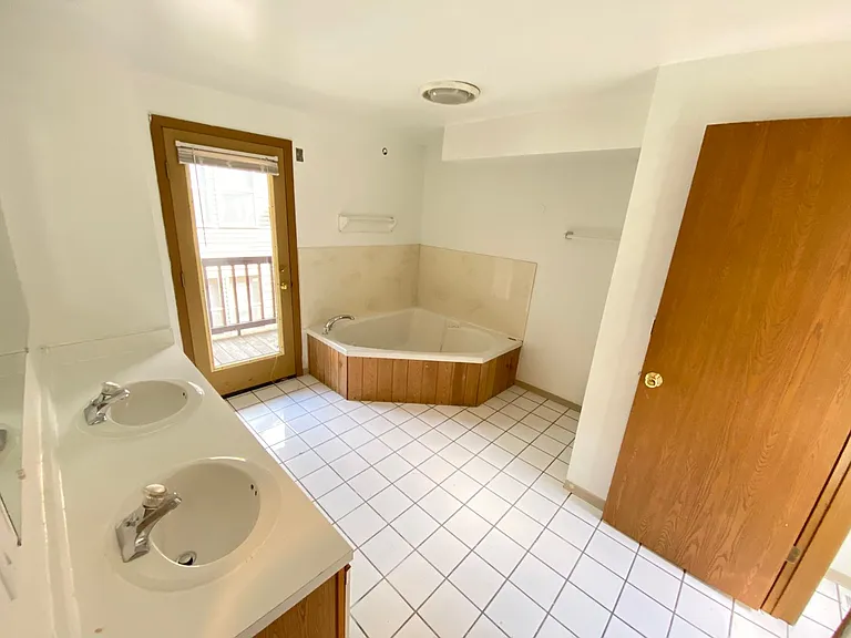 1522 Indianola Ave — Photo 25