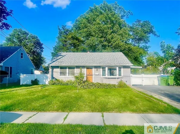 54 Idlewild Rd, Edison, NJ 08817