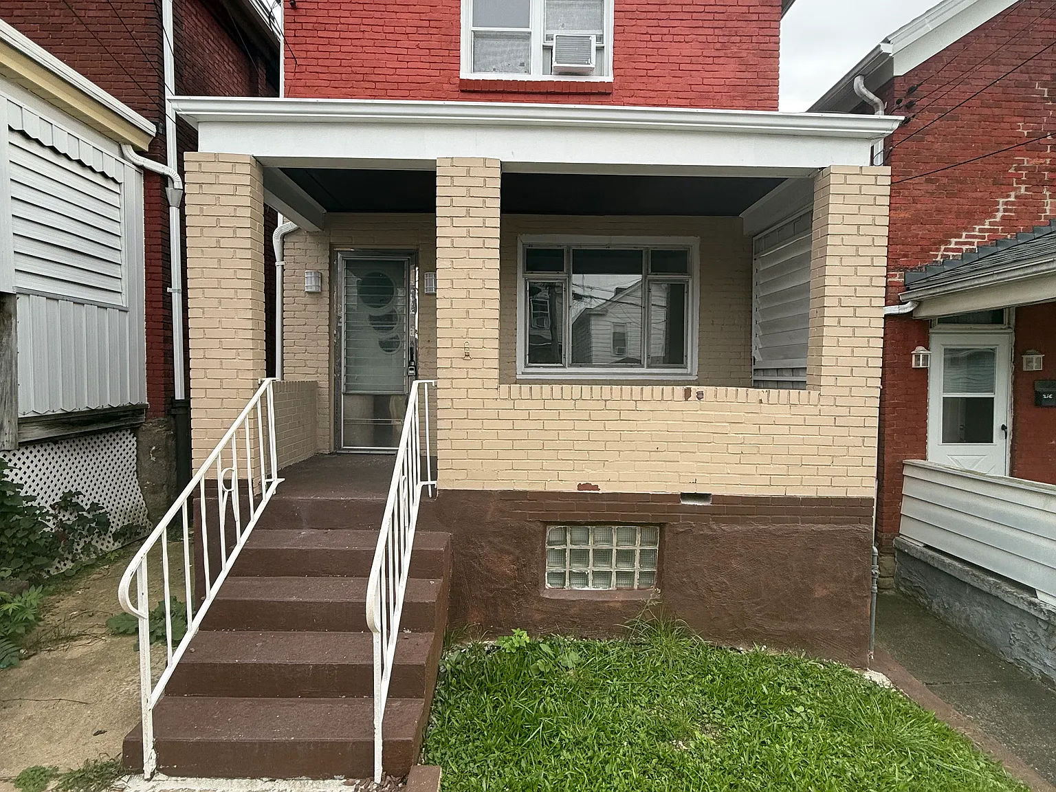 2 bed, 1300 sqft, $1,350 — Photo 1
