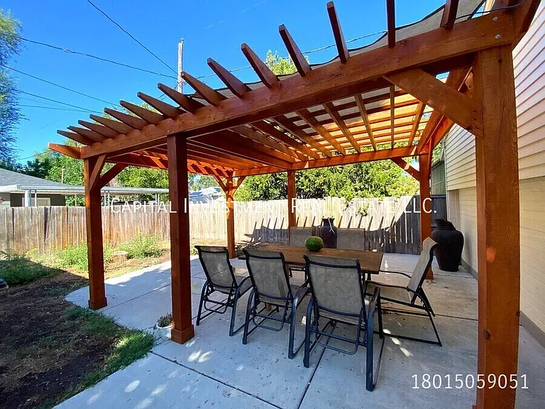 777 E Redondo Ave — Photo 20