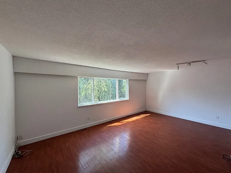 612 Godwin Ct #6 — Photo 6