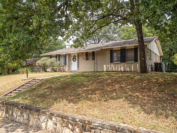 5th image of 1006 Lucas Dr