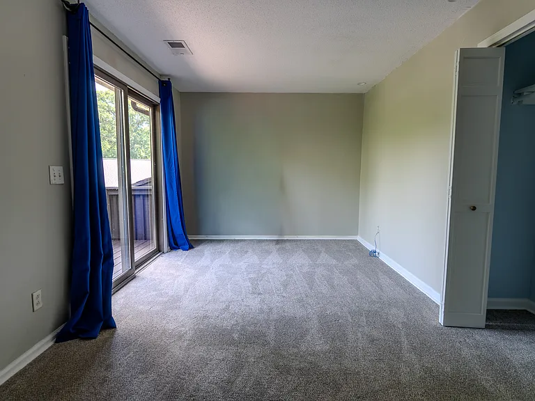 256 Greenbay Rd — Photo 14