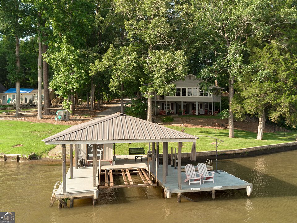 1st image of 301 Thomas Dr