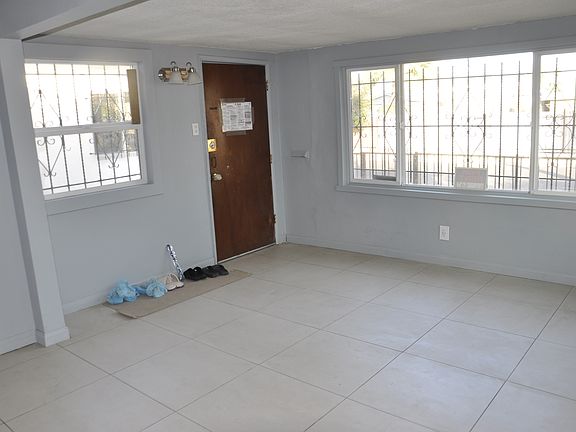 3rd image of 10409 McKinley Ave