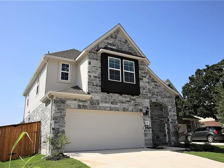 635 Pheasant Hill Ln — Photo 2