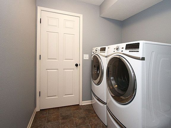 3rd image of 9616 Forest Glen Dr