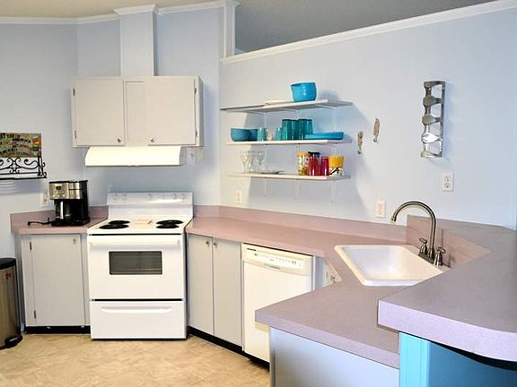 5th image of 895 Spanish Moss Dr