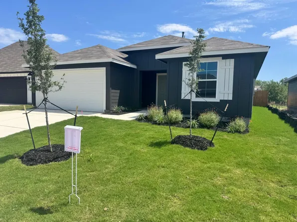 200 N Richland Dr, Lockhart, TX 78644