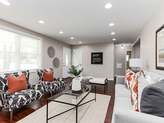 3rd image of 715 Village Square Dr