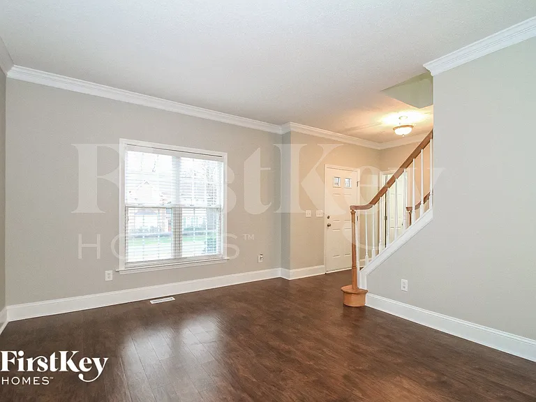 5910 Habersham Dr — Photo 3
