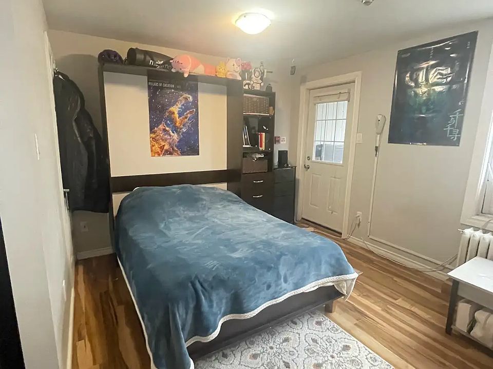 1st image of 174 Clarence St #7