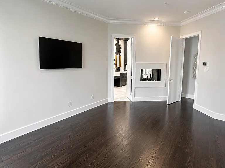 2211 Worthington St — Photo 18