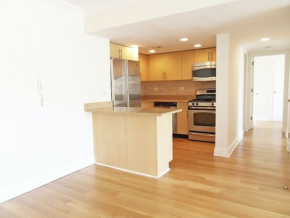 4th image of 360 E 65th St APT 6E