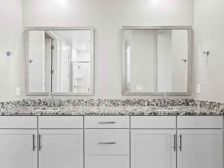 1154 E Thompson Way — Photo 11