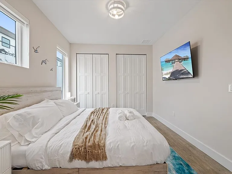 623 Petit Way — Photo 30
