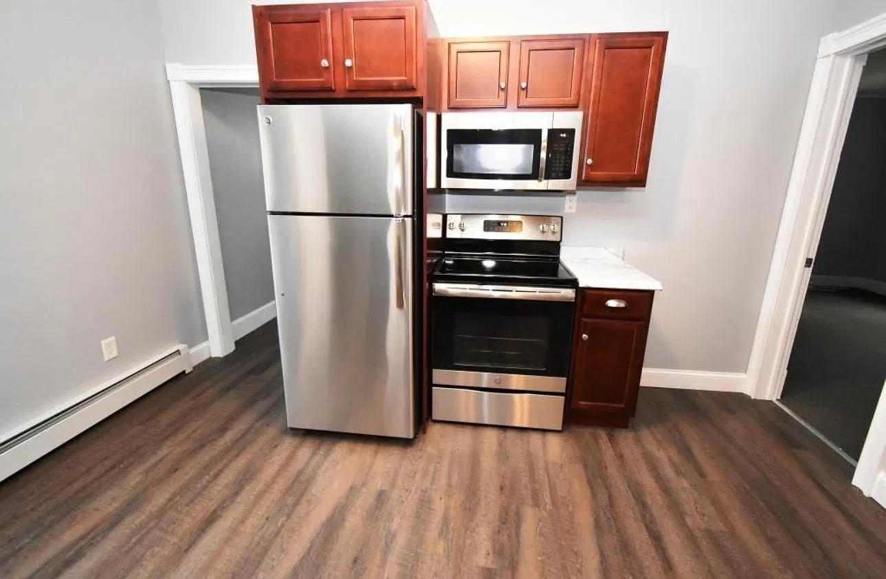 2 bed, 750 sqft, $1,400 — Photo 4