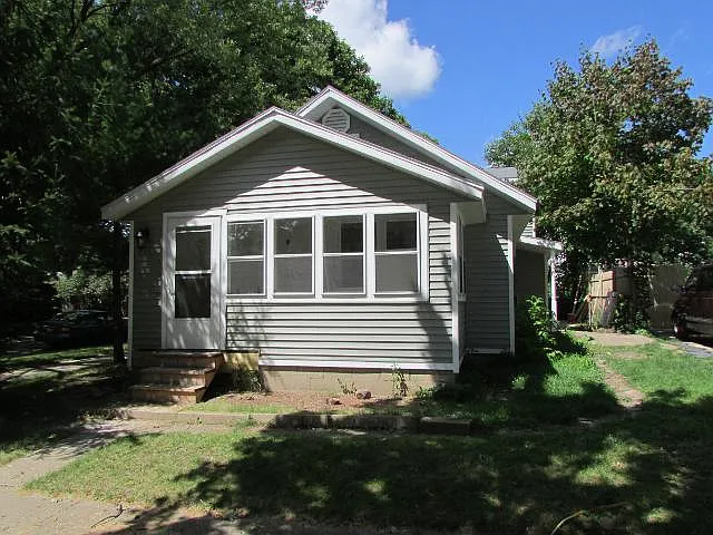 2702 Dahle St — Photo 1