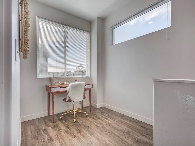 Hawthorne Townhomes — Photo 11