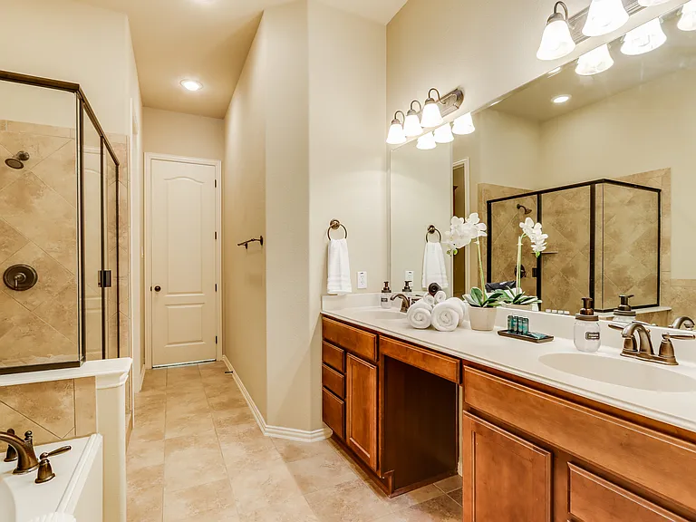 231 Carrington Ln — Photo 10