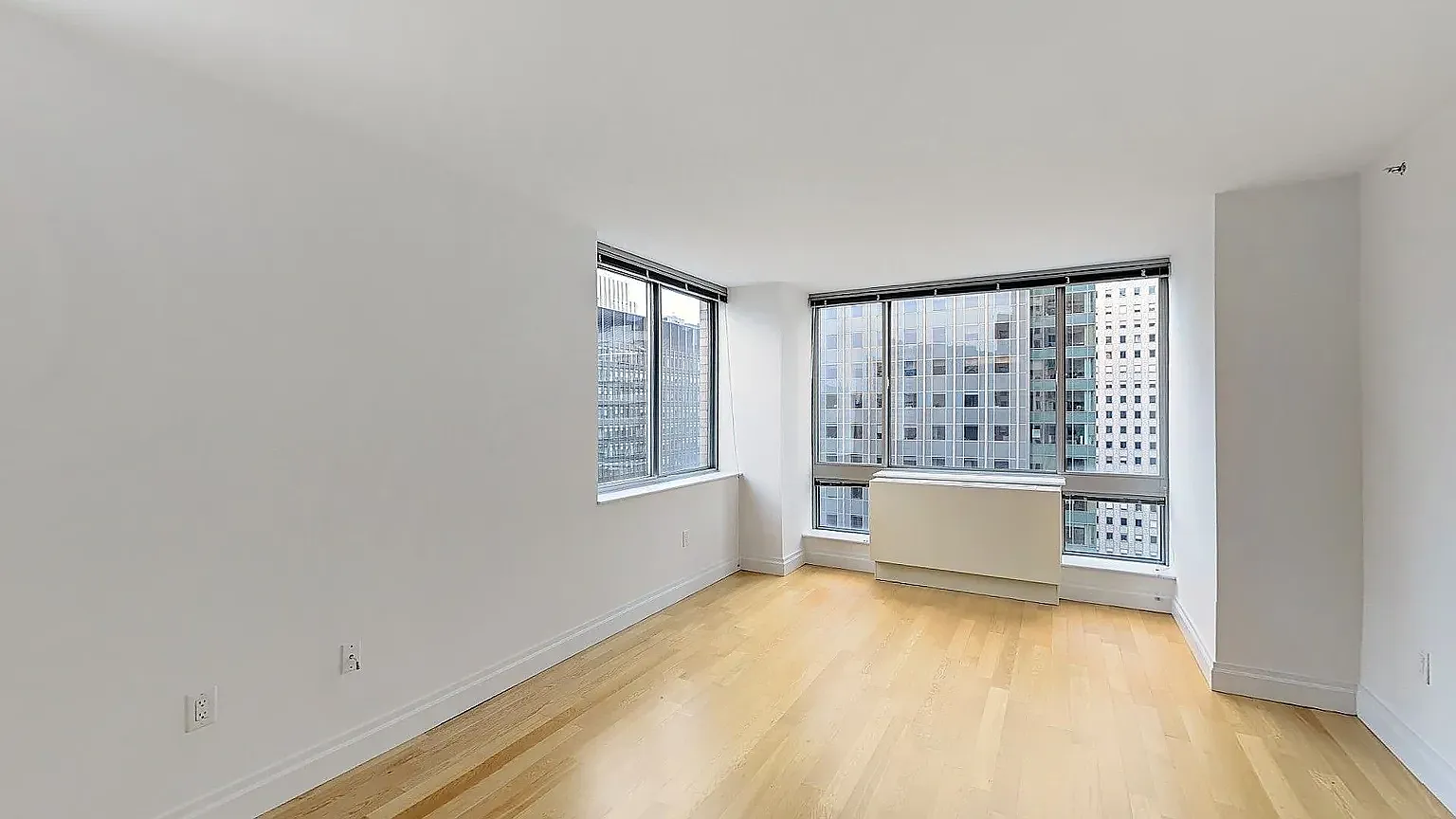 150 East 44th Street — Photo 3