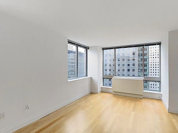 3rd image of 150 E 44th St APT 38B