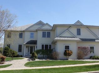 50 Foulsham Hollow Rd, South Burlington, VT 05403