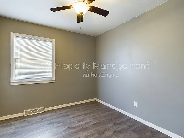 5012 S Grand Ave — Photo 9
