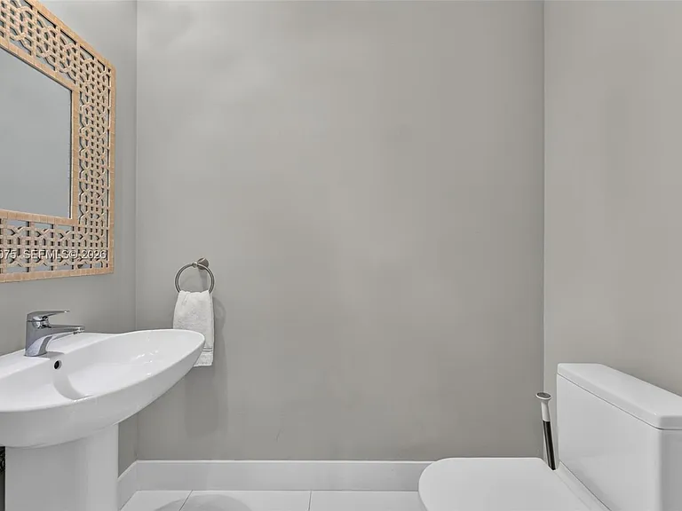 1100 Biscayne Blvd #2902 — Photo 14