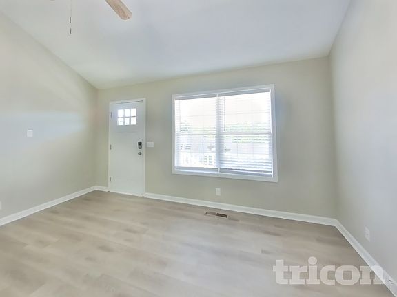 3rd image of 122 Jesse Brown Dr