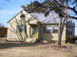 8620 W Morgan Ave, Milwaukee, WI 53228