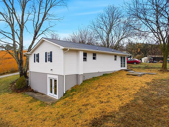 2nd image of 3034 Pete Worthington Rd