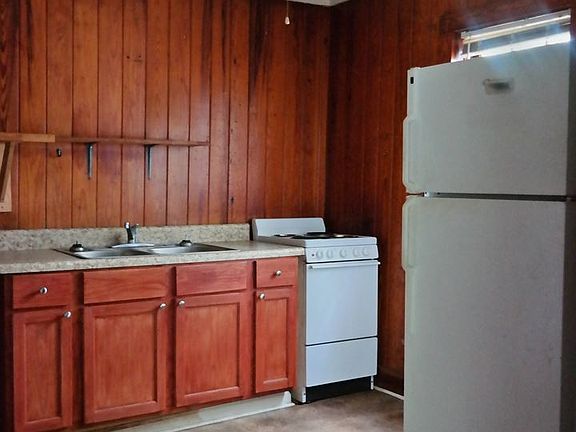 3rd image of 718 1/2 Georgia Ave
