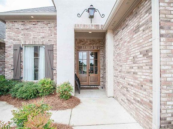 4th image of 101 Charlton Cove Cir