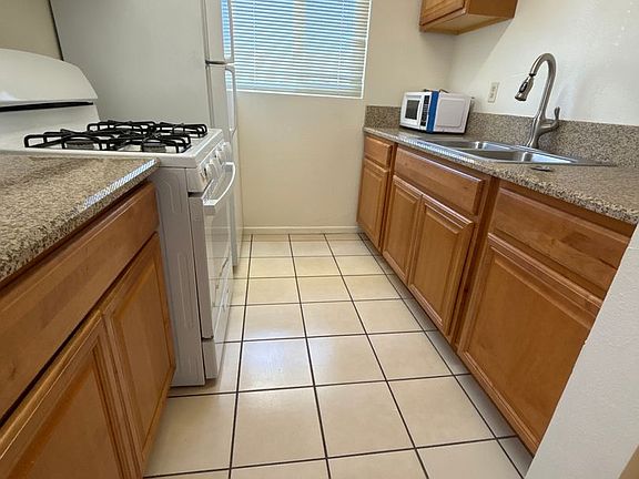 5th image of 73942 Gorgonio Dr