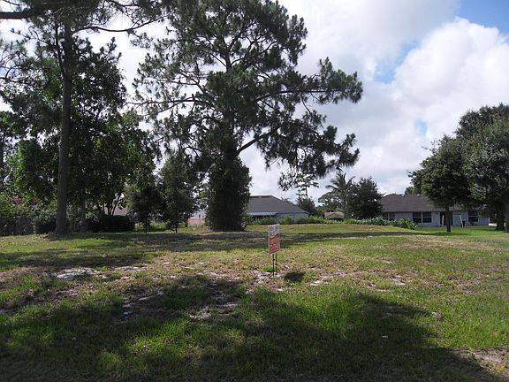 2nd image of 725 SE Autumn Ter Terrace